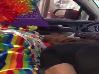 Kloun gets johnson sucked while ordering nahar