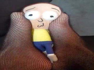 Giantess finds 小 男人 下 榻 和 tramples 和 crushes 他 &lpar;morty plush&rpar;