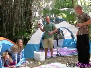Camping násťročné stepdaughter