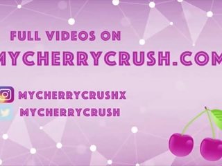 Desirable fesses taquineries en culottes et masturbation avec jouets - cherrycrush