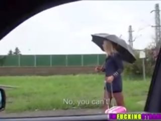 Hôtesse obtient défoncer pour hitchhiking