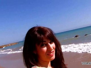 Squirted وشم & مثقوب جمال مارس الجنس في ال شاطئ