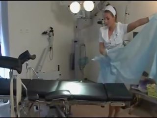 Terrific медицинска сестра в тен чорапогащи и токчета в болница - dorcel