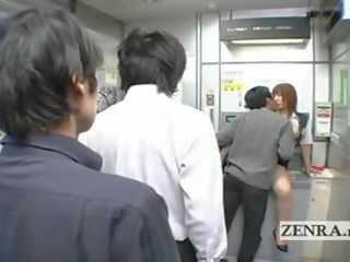 Bisarr japansk stolpe kontor offers barmfager muntlig porno minibank