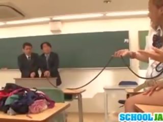 Schattig zoek rena konishi ongelooflijk aziatisch hogeschool student is